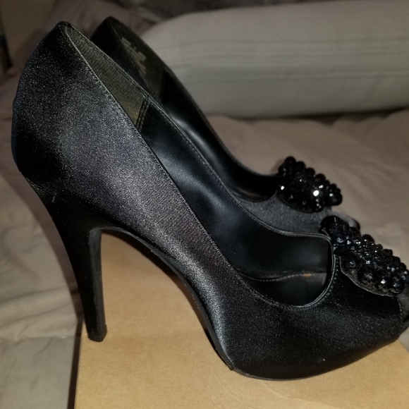 Apt. 9 black heels with rhinestone embellishment - Picture 2 of 6